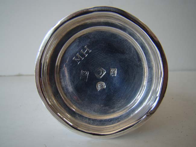 A George II Silver Pepper Caster, maker J C?, London 1729 — image 2